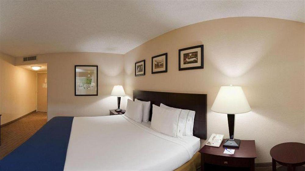 Holiday Inn Express Little Rock-Airport By Ihg Zewnętrze zdjęcie